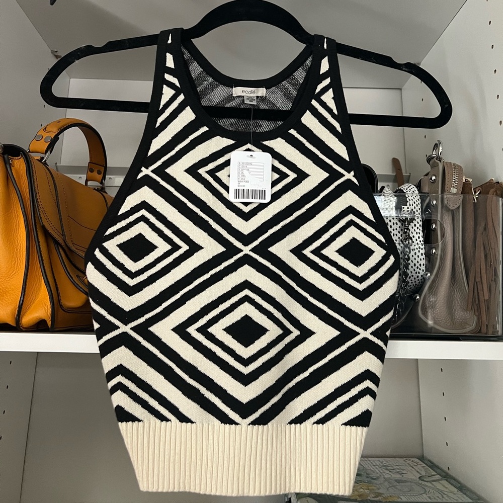 Ecote NWT Razor Back Crop Top Black/White Pattern